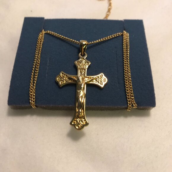 Avon Jewelry - Avon Goldtone Crucifix Necklace 2002 Vintage‎